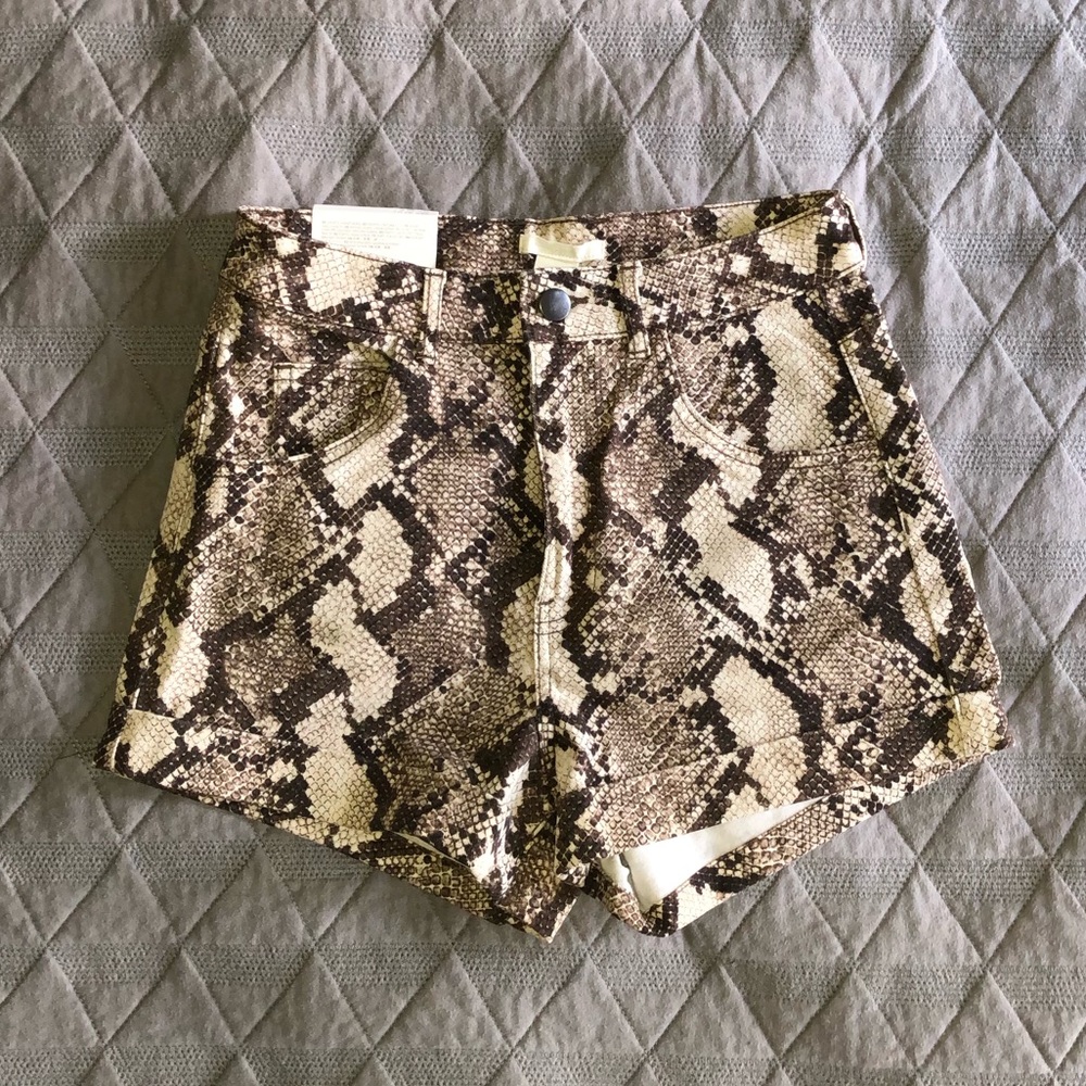 Snake shorts